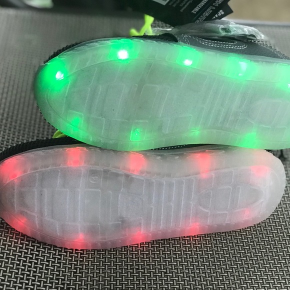 Flash Light Rechargeable Light Up Boys Shoe Size 4 - Picture 5 of 8